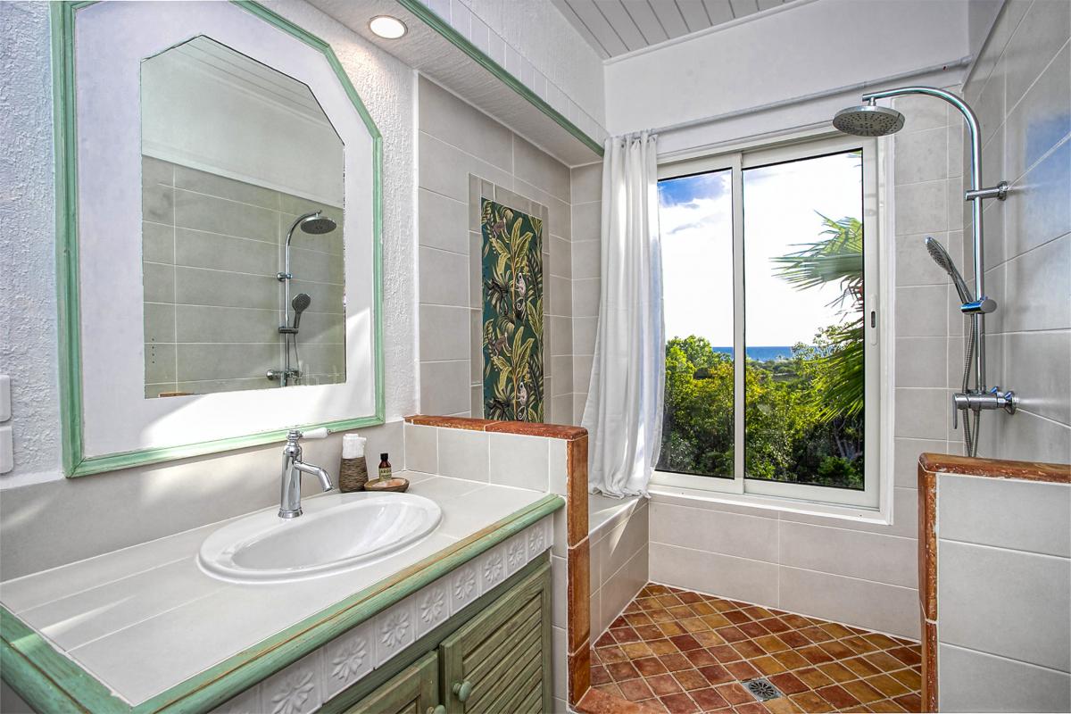 A louer villa 2 chambres Terres Basses Saint Martin_ Salle d'eau - 23